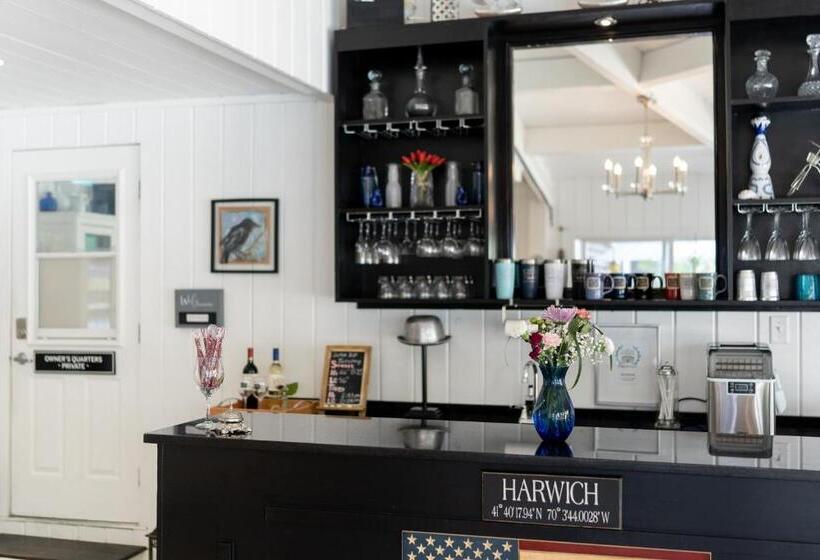 مبيت وإفطار The Platinum Pebble Boutique Inn   Adults Only Property