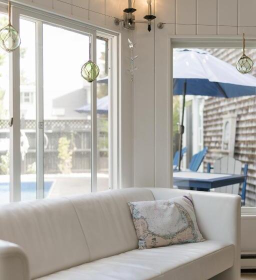 مبيت وإفطار The Platinum Pebble Boutique Inn   Adults Only Property