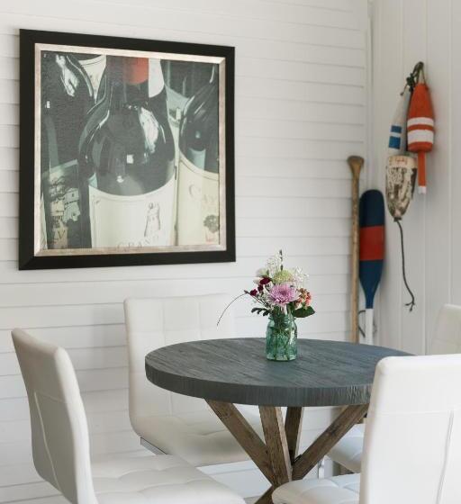 مبيت وإفطار The Platinum Pebble Boutique Inn   Adults Only Property