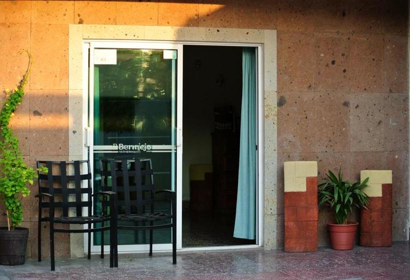 Bermejo Hostel & Backpackers