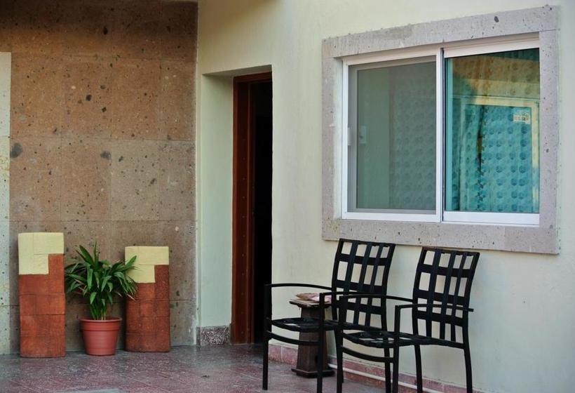 Bermejo Hostel & Backpackers