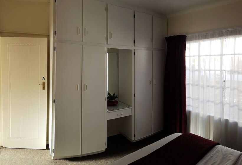 Eskulaap Hotel And Conference