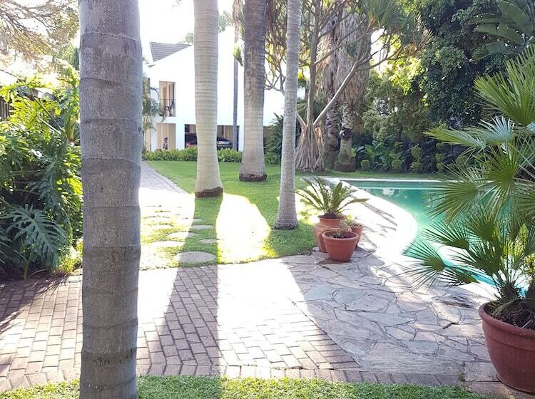 Eskulaap Hotel And Conference