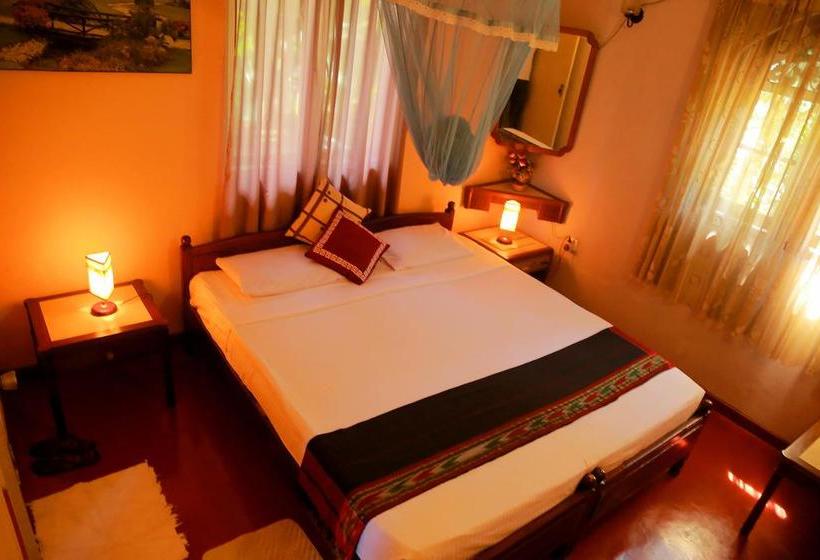 Holiday Nest Bed & Breakfast