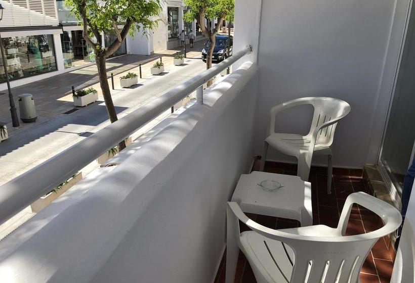 Hostal De La Caravel.la