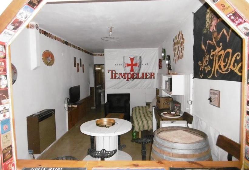 Hostel La Casa De Tounens