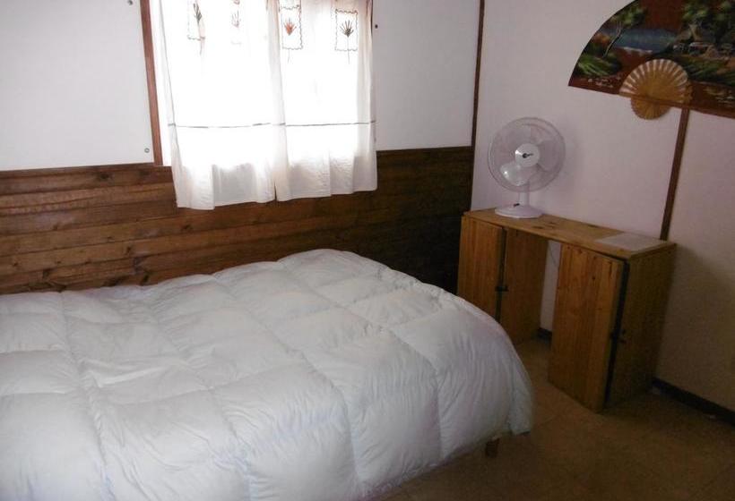 Hostel La Casa De Tounens