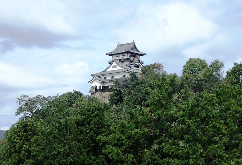 فندق Castle Inn Komaki