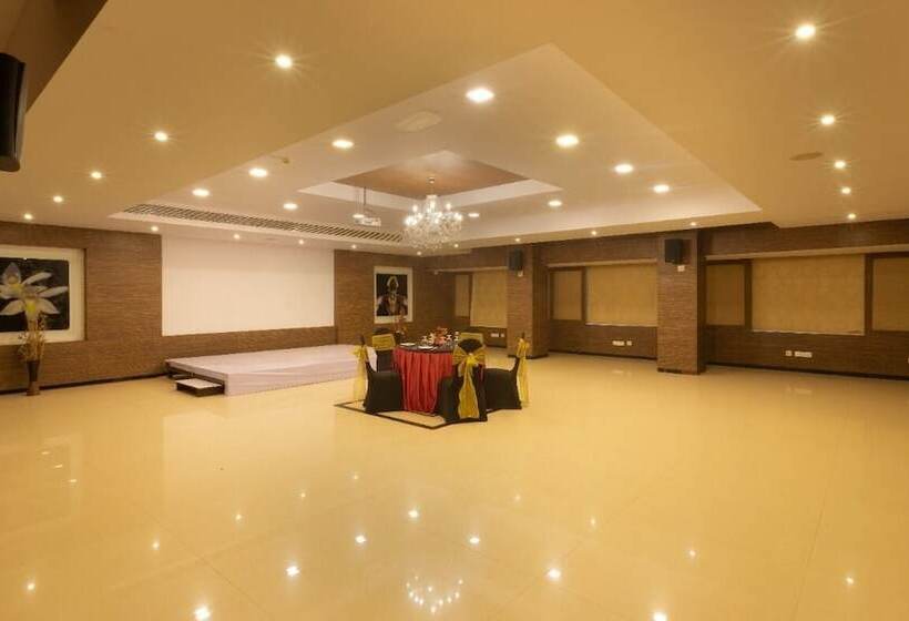 فندق Clinton Park Inn