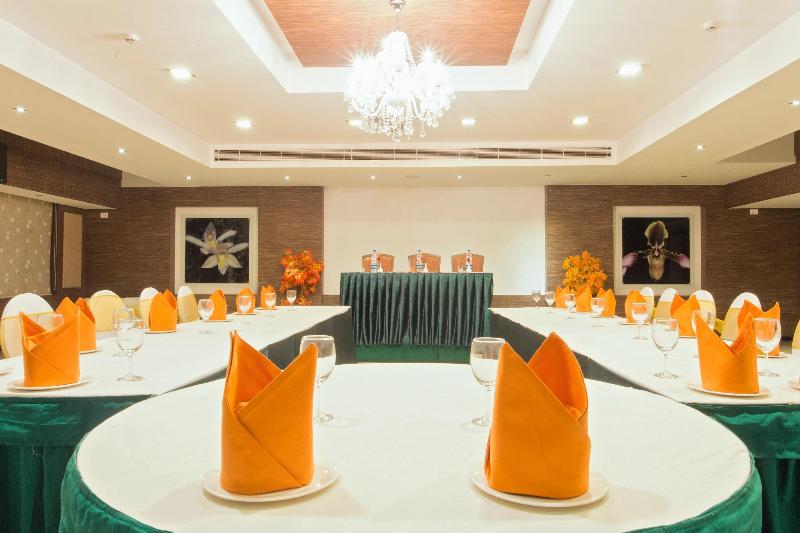 فندق Clinton Park Inn