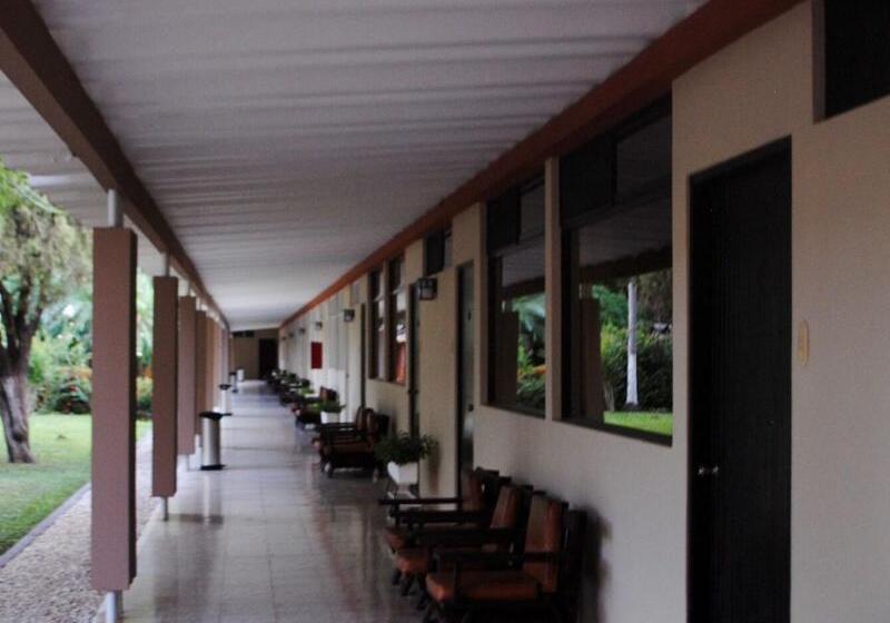 فندق Diria Santa Cruz