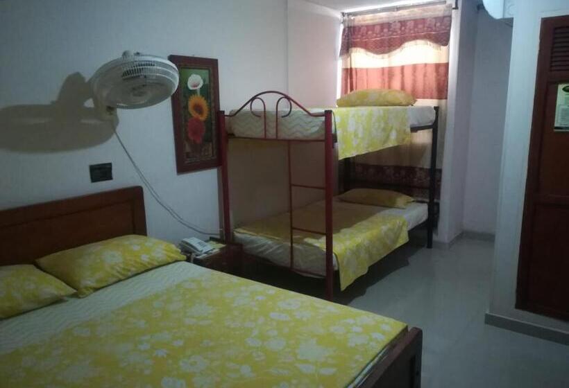 בית מלון כפרי Granada Inn