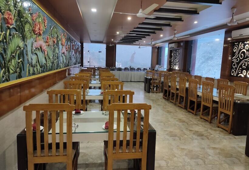 酒店 Grand Tapovan