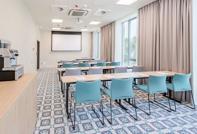 ホテル Hampton By Hilton Oswiecim