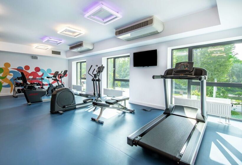 בית מלון כפרי Hampton By Hilton Oswiecim