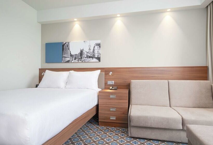 ホテル Hampton By Hilton Oswiecim