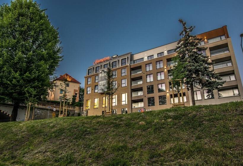 בית מלון כפרי Hampton By Hilton Oswiecim