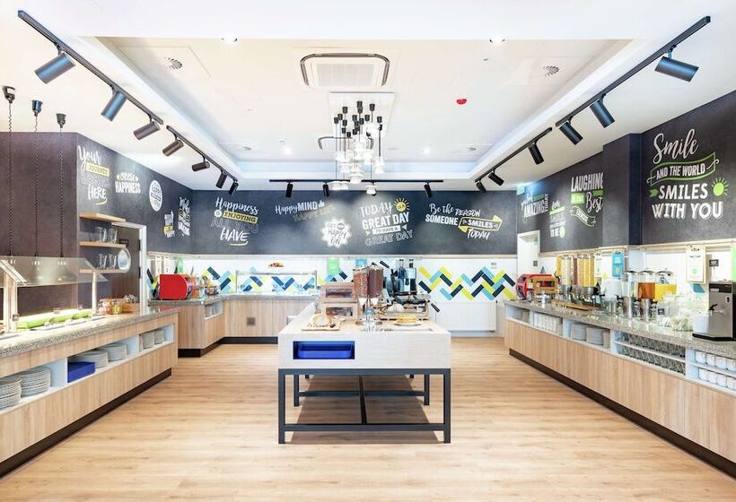 בית מלון כפרי Hampton By Hilton Oswiecim