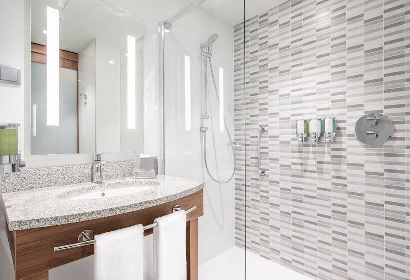 בית מלון כפרי Hampton By Hilton Oswiecim