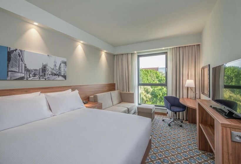 בית מלון כפרי Hampton By Hilton Oswiecim