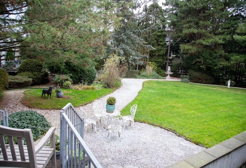 فندق Haus Kastanienhof