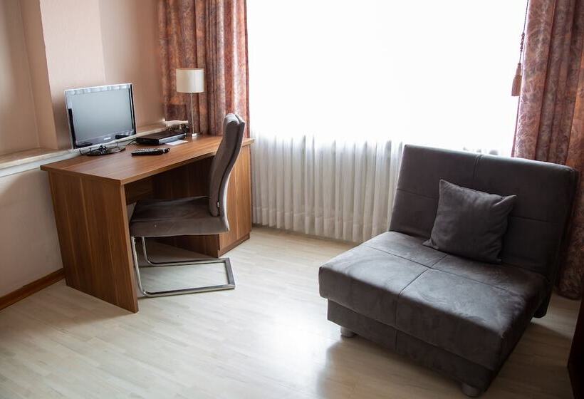 فندق Haus Kastanienhof