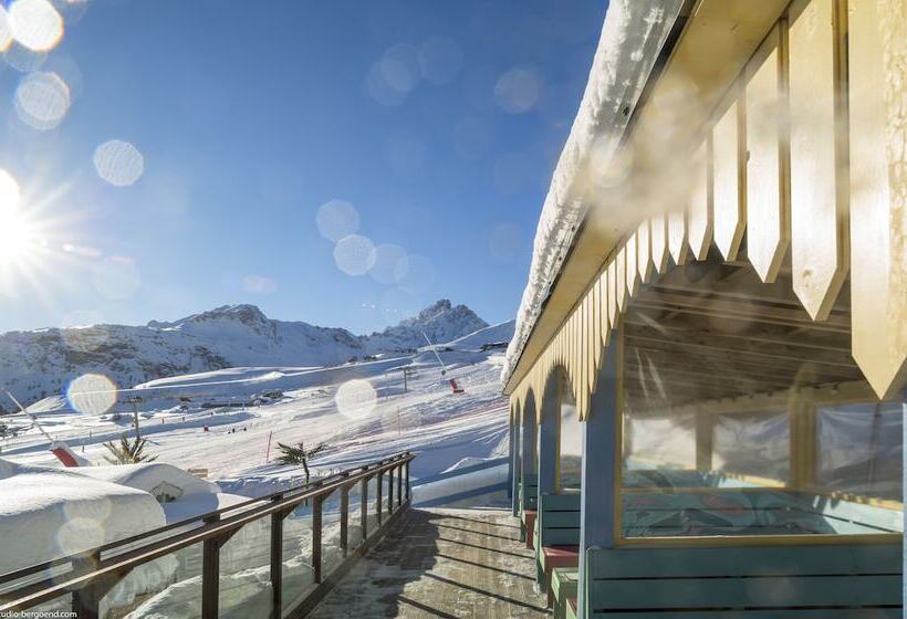 فندق Hôtel Courcheneige