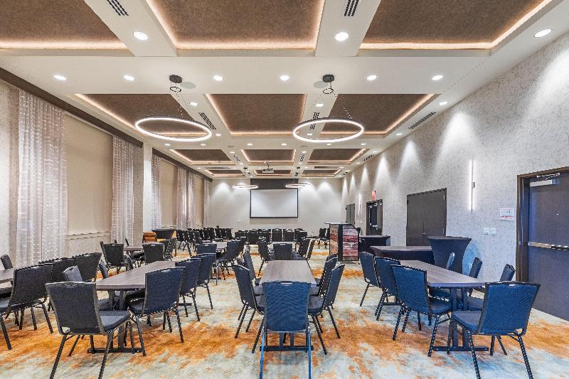 בית מלון כפרי Indigo Tulsa Dwtn/entertainment Area