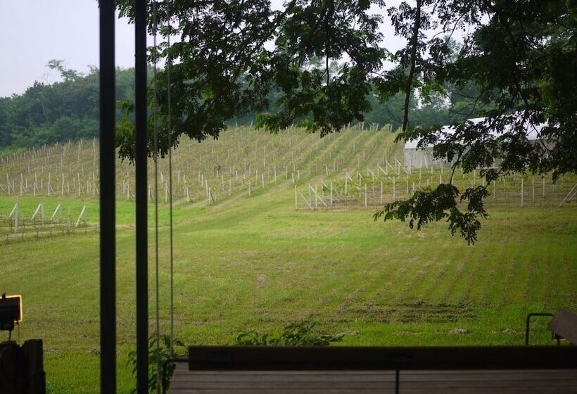 בית מלון כפרי Issara Boutique Winery