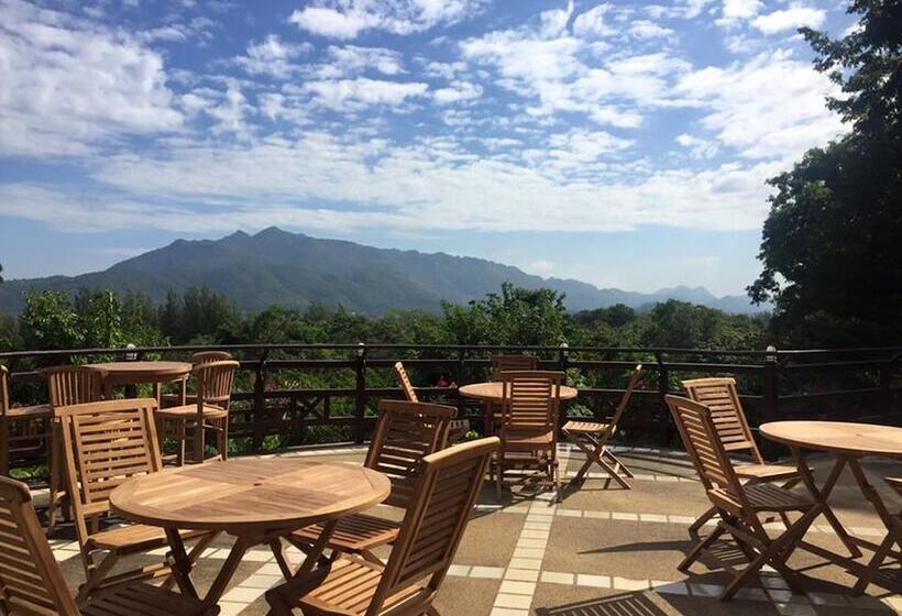 בית מלון כפרי Issara Boutique Winery