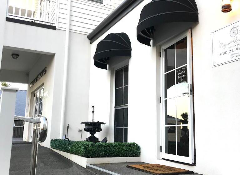 ホテル Josephines Luxury Accommodation