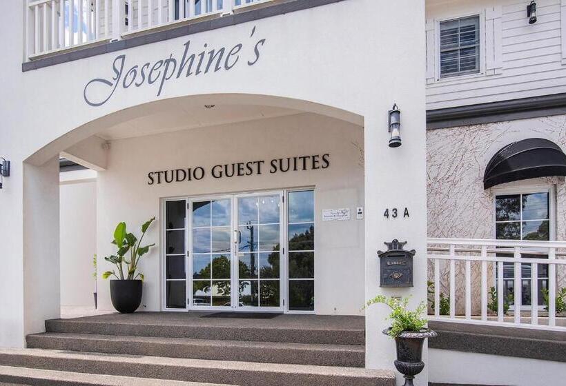 ホテル Josephines Luxury Accommodation