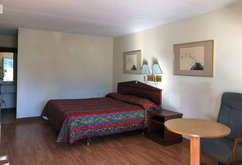 Отель Knights Inn Selma