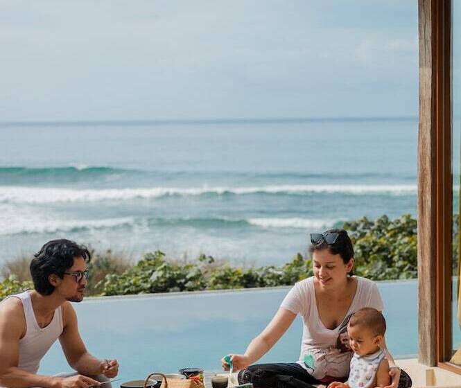 בית מלון כפרי Komaneka At Keramas Beach