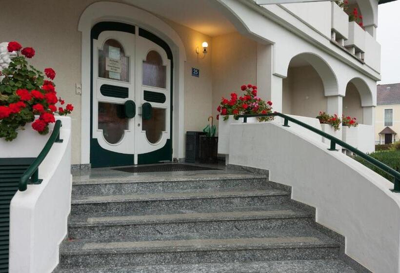 Отель & Kurpension Weiss