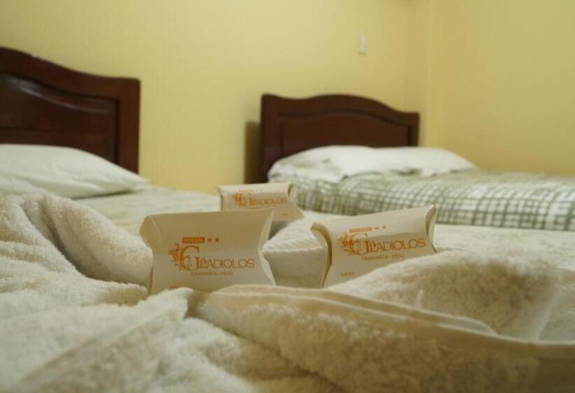 هتل Los Gladiolos