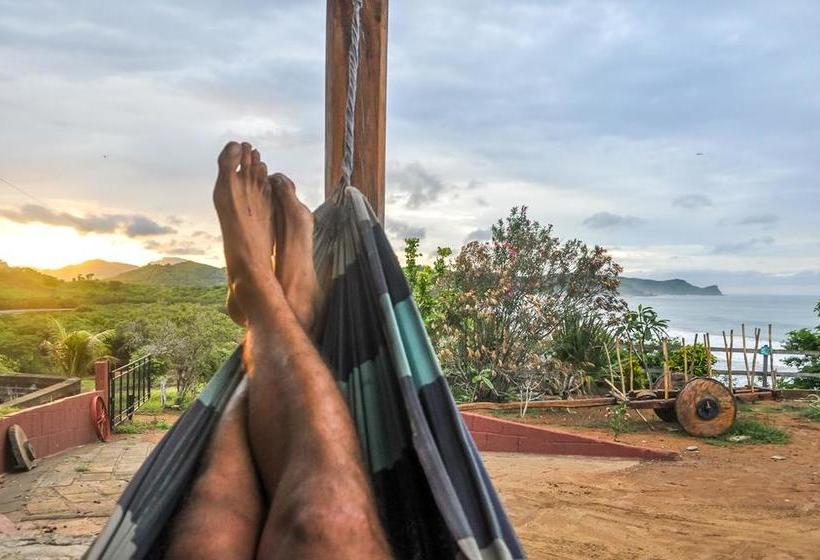 Отель Magnific Rock Surf Resort & Yoga Retreat Nicaragua