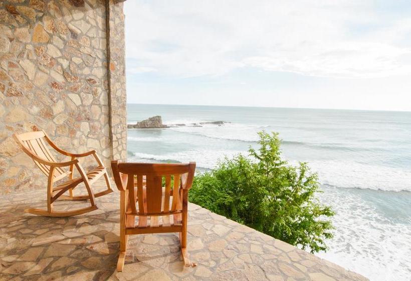 Отель Magnific Rock Surf Resort & Yoga Retreat Nicaragua