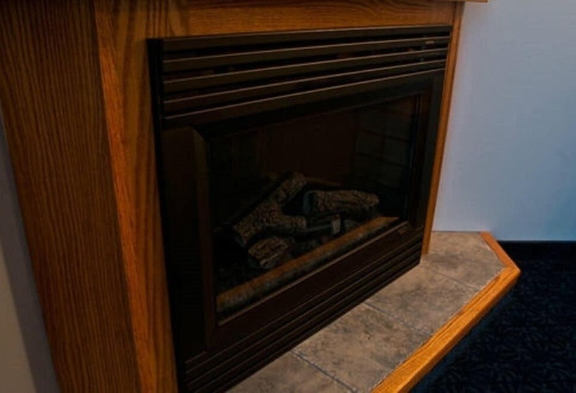 فندق Misty Mountain Inn & Suites