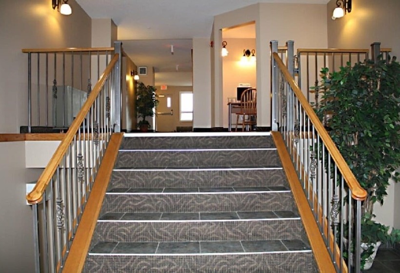 فندق Misty Mountain Inn & Suites