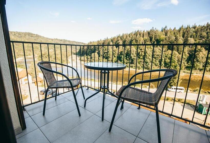 هتل Osonnya Karpaty Resort Medical & Spa