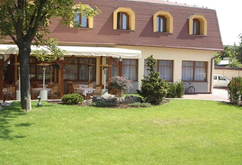 فندق Penzion Diana