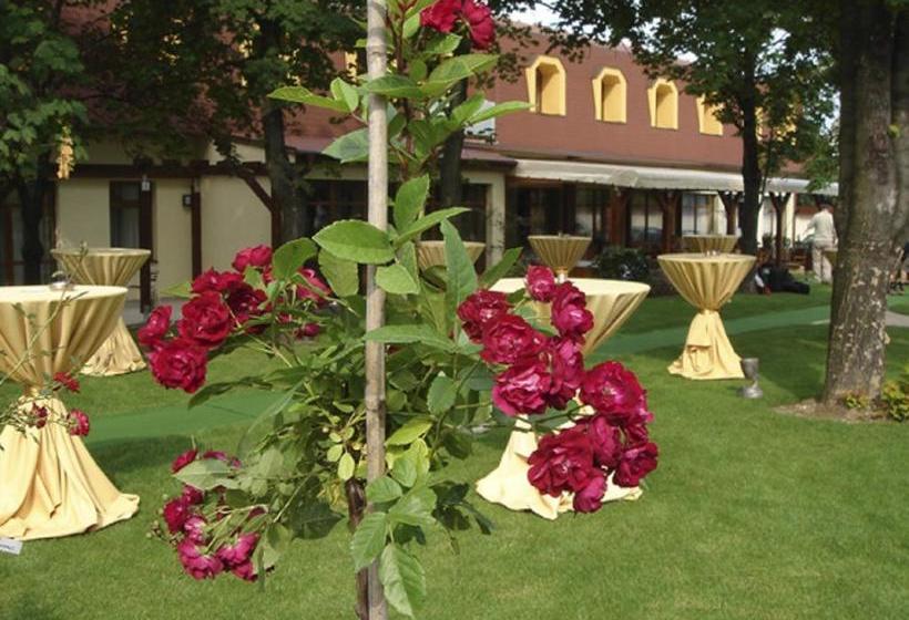 فندق Penzion Diana