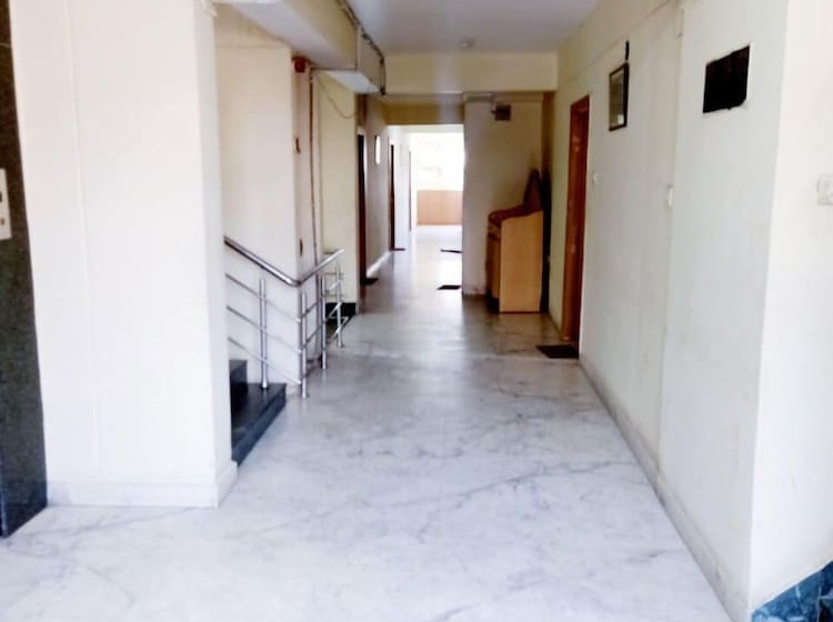 בית מלון כפרי Rajdhani Plaza