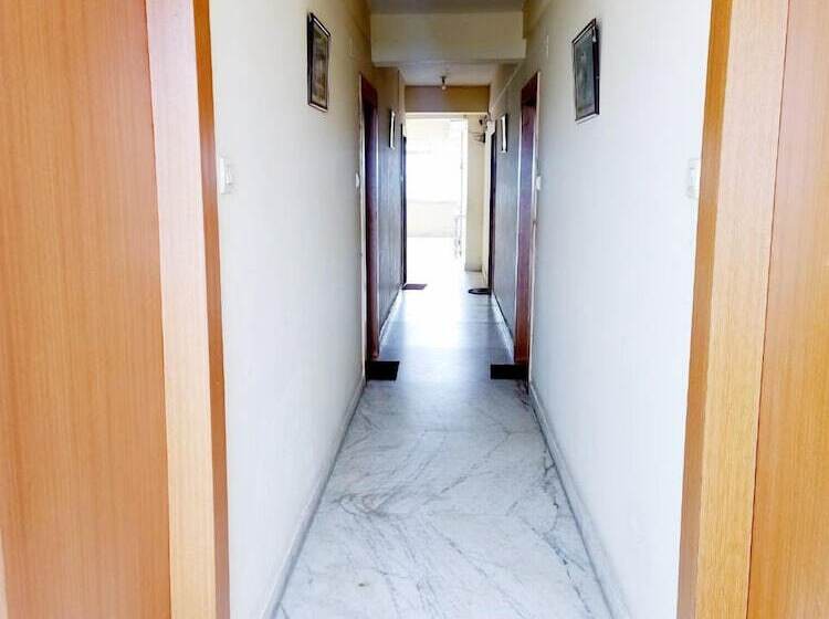 בית מלון כפרי Rajdhani Plaza