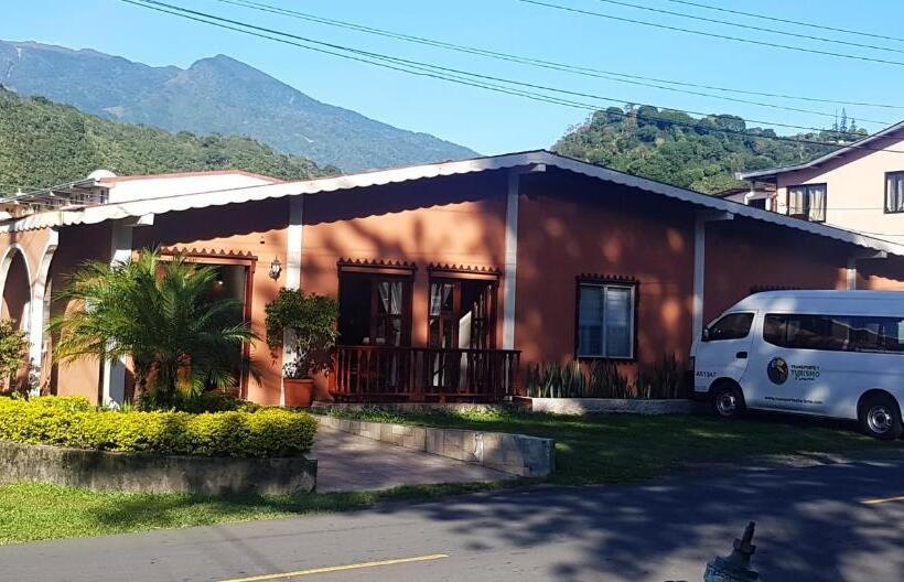 בית מלון כפרי Rebequet