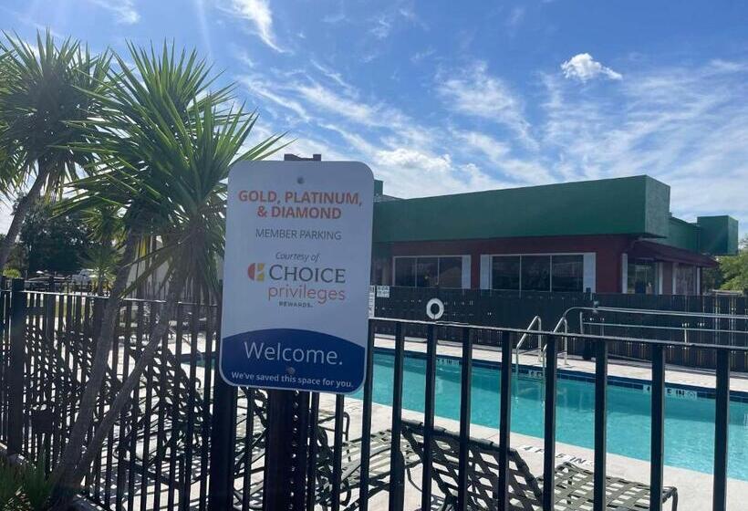 فندق Rodeway Inn