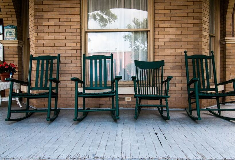 Katy House Bed And Breakfast