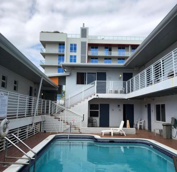 מוטל The Mariner Suites Hollywood