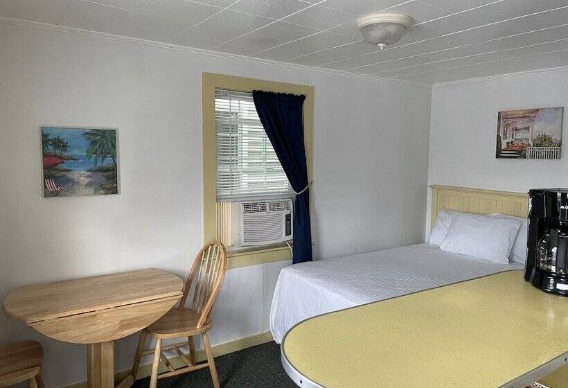 Moontide Motel Cabins & Apartments